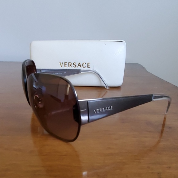 Authentic Versace sunglasses - Picture 2 of 3